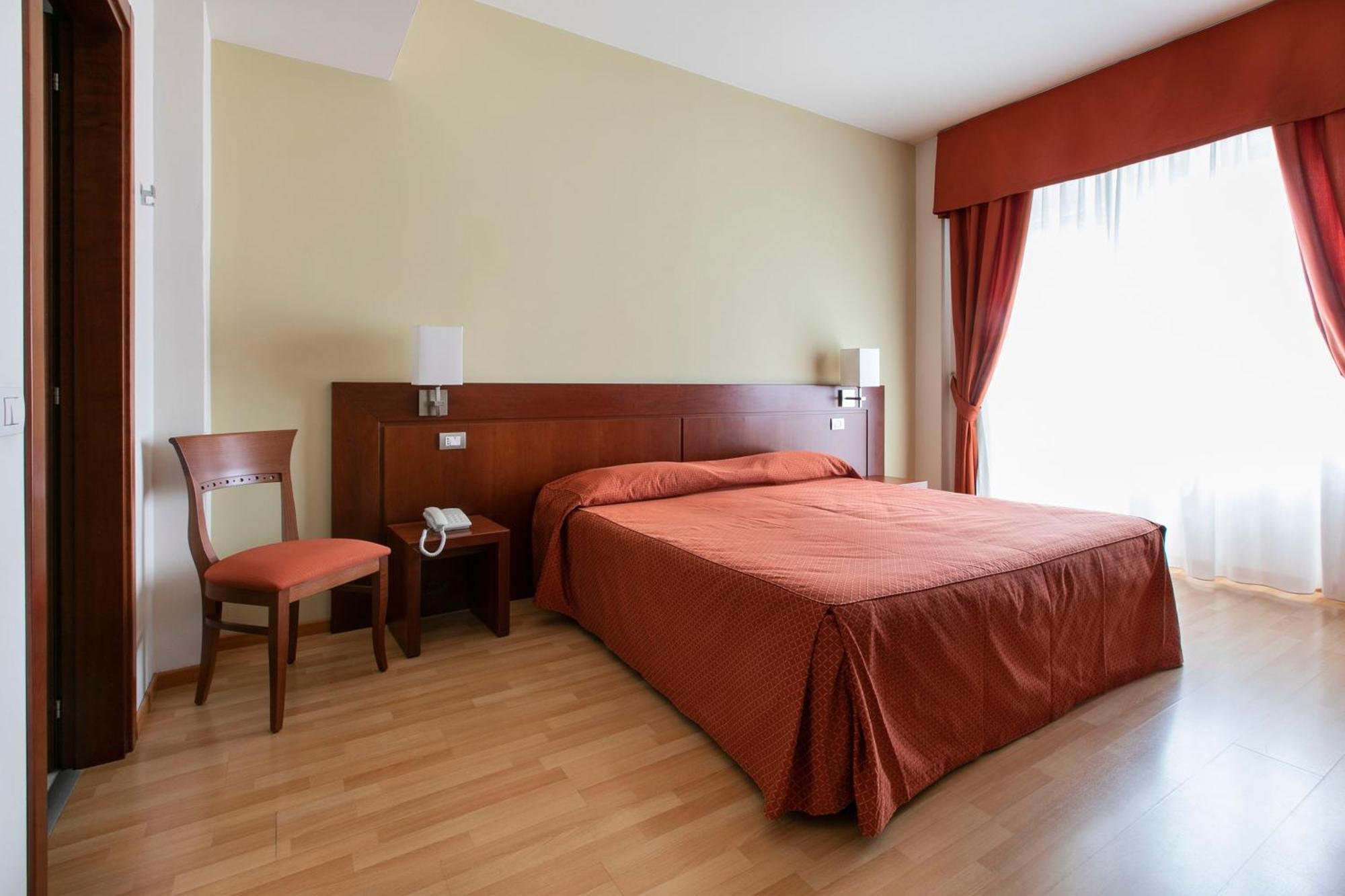 Hotel Conradi Chiavenna Ngoại thất bức ảnh