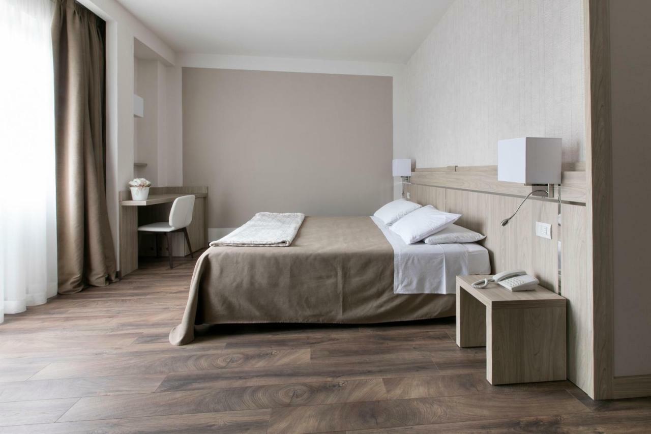 Hotel Conradi Chiavenna Ngoại thất bức ảnh