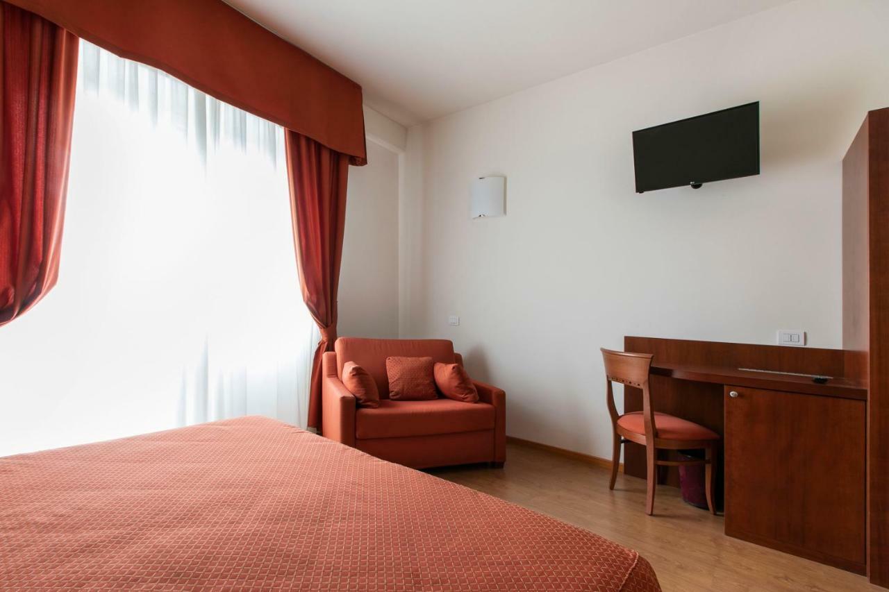 Hotel Conradi Chiavenna Ngoại thất bức ảnh